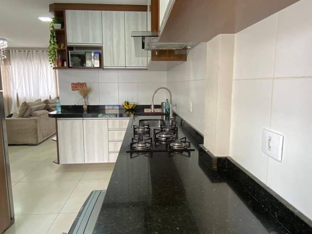 Sobrado com 180m² 3 quartos e 4 banheiros, à venda, no bairro Monte Líbano em São José dos Pinhais