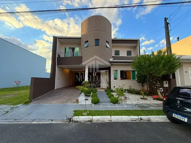 Sobrado com 250m² 4 quartos e 4 banheiros, à venda, no bairro Parque da Fonte em São José dos Pinhais