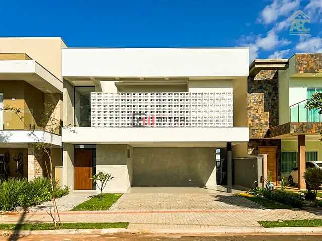 Sobrado com 235m² 4 quartos e 5 banheiros, à venda, no bairro Gleba Simon Frazer em Londrina