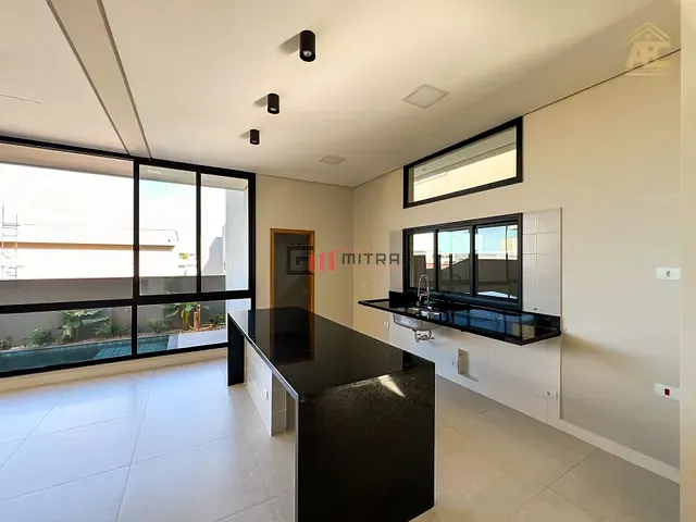 Sobrado com 235m² 4 quartos e 5 banheiros, à venda, no bairro Gleba Simon Frazer em Londrina