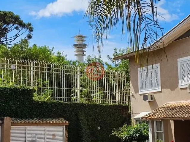 Sobrado com 100m² 3 quartos e 3 banheiros, à venda, no bairro Santa Tereza em Porto Alegre