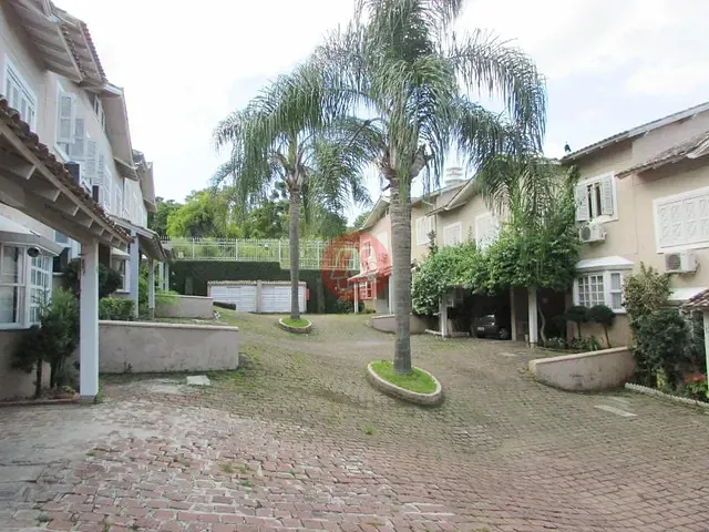 Sobrado com 100m² 3 quartos e 3 banheiros, à venda, no bairro Santa Tereza em Porto Alegre