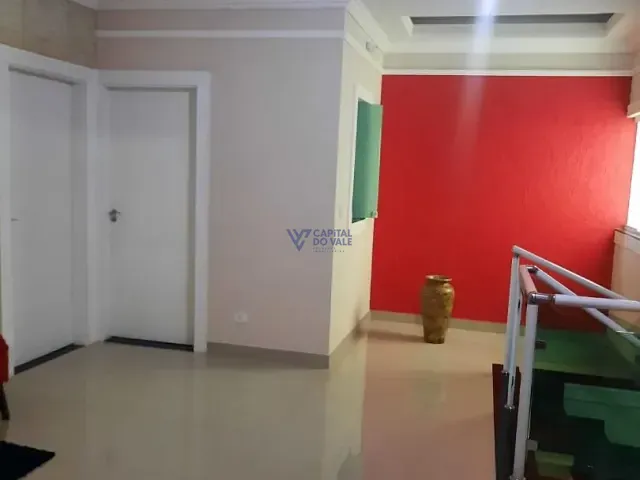 Sobrado com 220m² 5 quartos e 5 banheiros, à venda ou para alugar, no bairro Parque Itamarati em Jacareí
