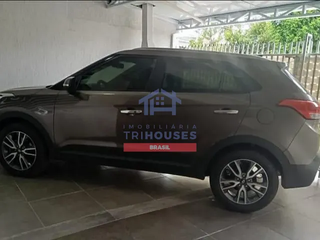Sobrado 2 quartos e 2 banheiros, à venda, no bairro Sítio Cercado em Curitiba