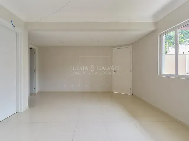 Sobrado com 192m² 3 quartos e 4 banheiros, à venda, no bairro Santa Felicidade em Curitiba
