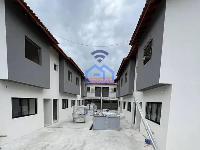 Sobrado 2 quartos e 3 banheiros, à venda, no bairro Cidade Jardim em Caraguatatuba