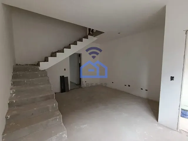Sobrado 2 quartos e 3 banheiros, à venda, no bairro Cidade Jardim em Caraguatatuba