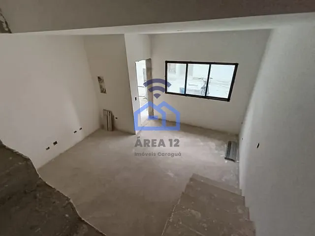 Sobrado 2 quartos e 3 banheiros, à venda, no bairro Cidade Jardim em Caraguatatuba