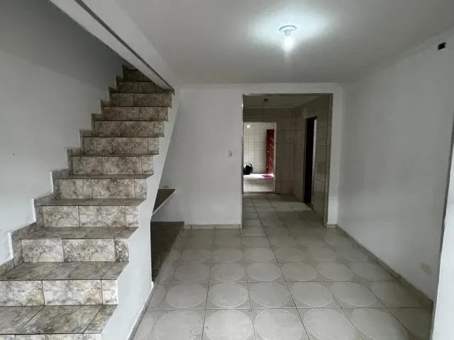 Sobrado 2 quartos e 2 banheiros, para alugar, no bairro vila são Pedro em Santo André