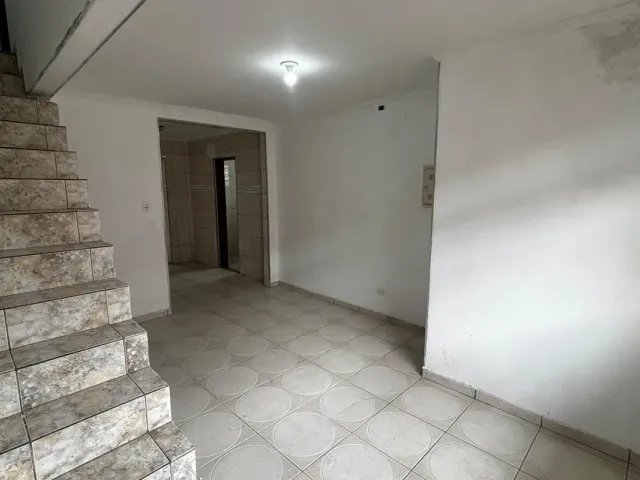 Sobrado 2 quartos e 2 banheiros, para alugar, no bairro vila são Pedro em Santo André