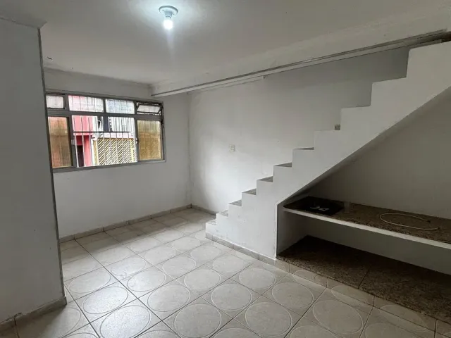 Sobrado 2 quartos e 2 banheiros, para alugar, no bairro vila são Pedro em Santo André