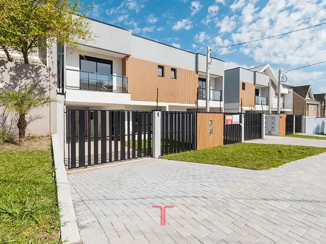 Sobrado com 125m² 3 quartos e 3 banheiros, à venda, no bairro Boqueirão em Curitiba