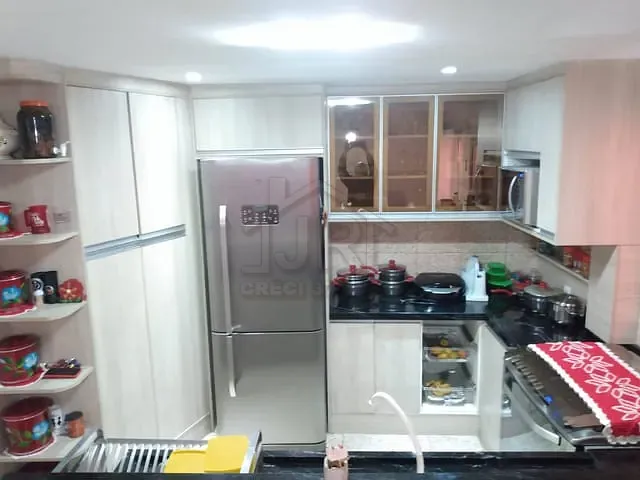 Sobrado com 300m² 4 quartos e 2 banheiros, à venda, no bairro Jardim Rosina em Mauá