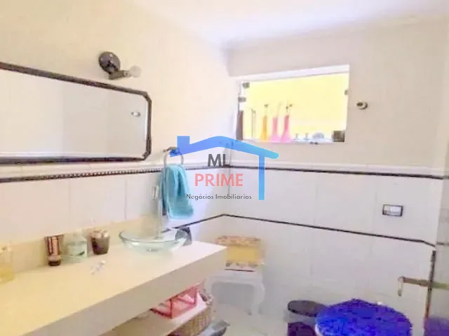 Sobrado com 300m² 3 quartos e 6 banheiros, à venda, no bairro Jardim das Figueiras em São Paulo