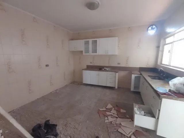 Casa com 300m² 2 quartos e 2 banheiros, para alugar, no bairro Vila Santa Clara em São Paulo