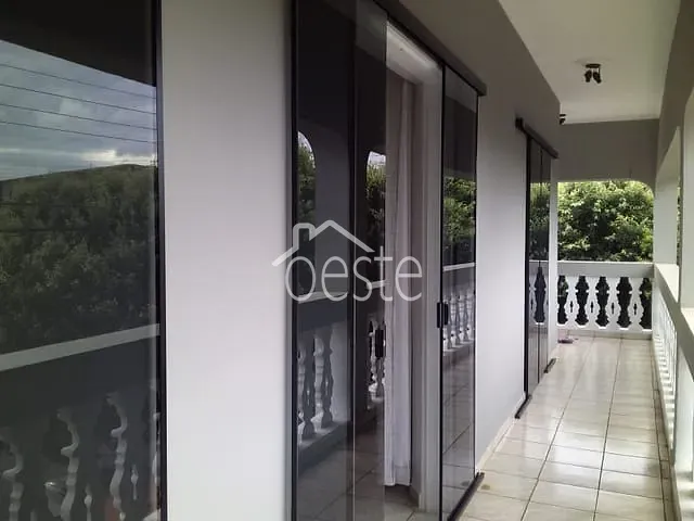 Sobrado com 150m² 3 quartos e 2 banheiros, para alugar, no bairro Vila Brasil em Santa Bárbara D'Oeste