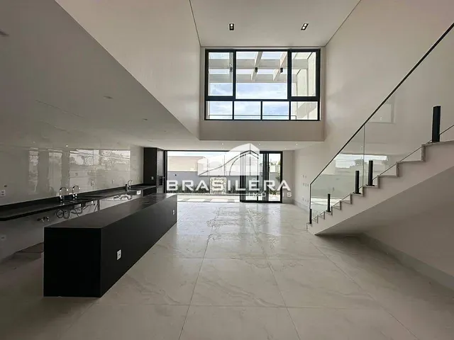 Sobrado com 375m² 4 quartos e 5 banheiros, à venda, no bairro Jardins Nápoles em Senador Canedo