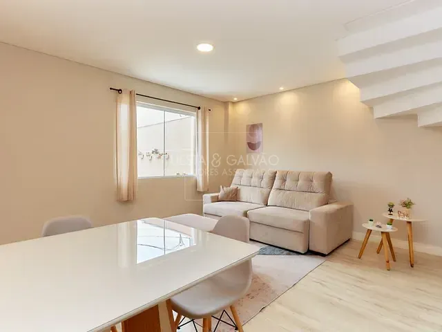 Sobrado com 161m² 4 quartos e 3 banheiros, à venda, no bairro Barreirinha em Curitiba