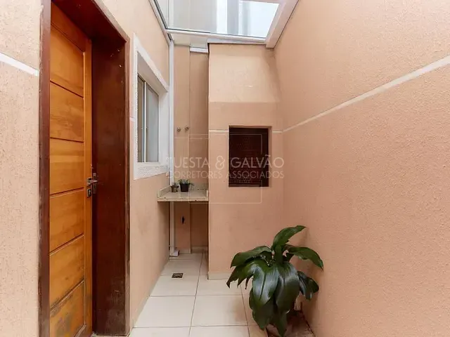 Sobrado com 161m² 4 quartos e 3 banheiros, à venda, no bairro Barreirinha em Curitiba
