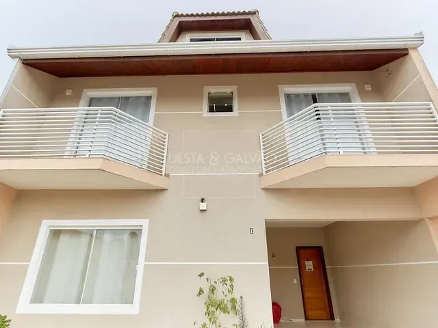 Sobrado com 161m² 4 quartos e 3 banheiros, à venda, no bairro Barreirinha em Curitiba