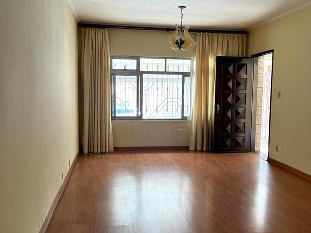 Foto do Sobrado - Sobrado Amplo de 130m² para Venda, 3 Quartos, sendo 1 suíte, 3 Vagas, com churrasqueira e quintal, localizado na Penha, São Paulo, SP | Organização Imobiliária Açores