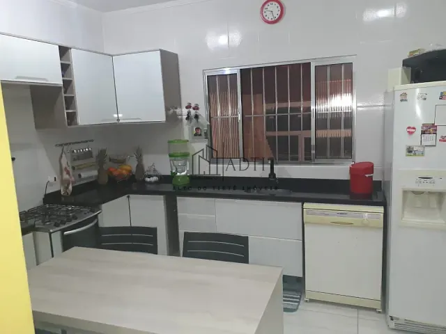 Sobrado 2 quartos e 2 banheiros, à venda, no bairro Vila Suissa em Mogi das Cruzes