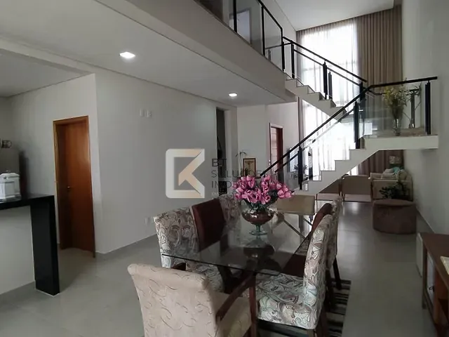 Sobrado com 300m² 3 quartos e 5 banheiros, à venda, no bairro Jardim Panorama em Indaiatuba