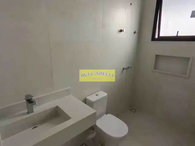 Sobrado com 250m² 3 quartos e 4 banheiros, à venda, no bairro Engordadouro em Jundiaí