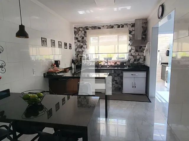 Sobrado 3 quartos e 2 banheiros, à venda, no bairro Vila Adelaide Perella em Guarulhos