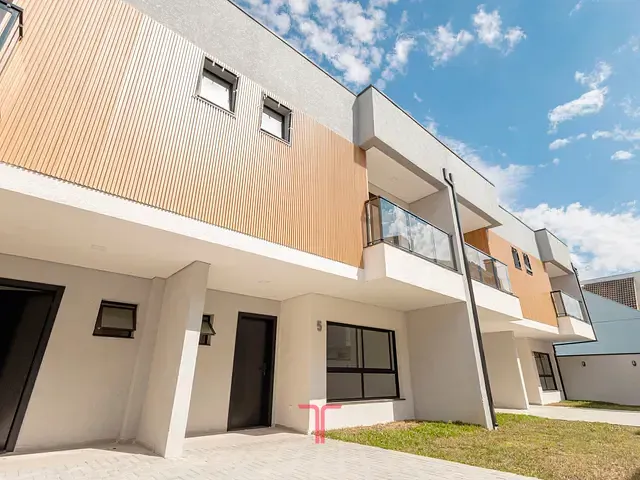 Sobrado com 144m² 3 quartos e 3 banheiros, à venda, no bairro Xaxim em Curitiba