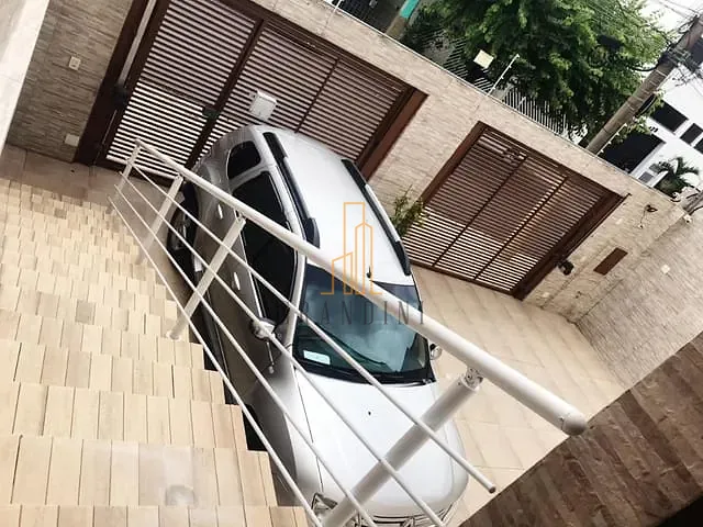 Sobrado com 200m² 3 quartos e 3 banheiros, à venda, no bairro Barcelona em São Caetano do Sul