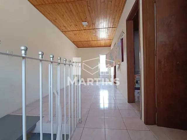 Sobrado 5 quartos e 4 banheiros, à venda, no bairro Jardim Santa Cruz em Taboão da Serra