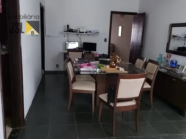 Sobrado com 390m² 5 quartos e 5 banheiros, à venda, no bairro Centro em Caçapava