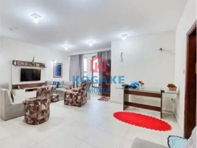Sobrado com 533m² 4 quartos e 3 banheiros, à venda, no bairro Jardim Apolo em São José dos Campos