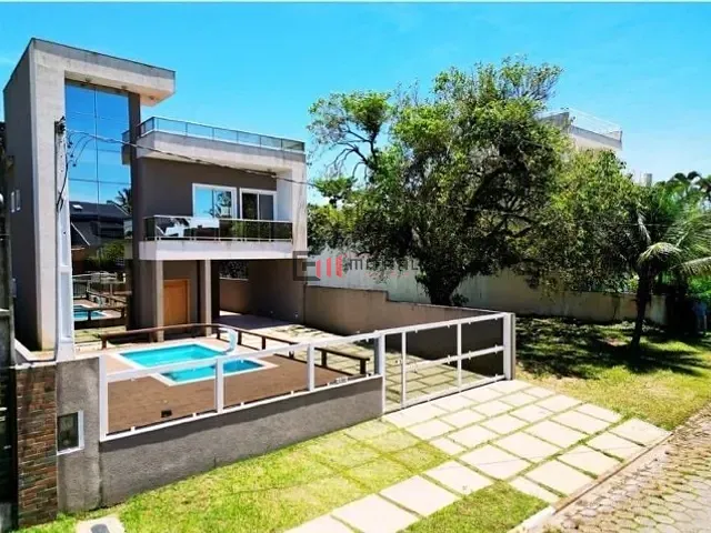Sobrado com 360m² 3 quartos e 4 banheiros, à venda, no bairro Balneário Atami em Pontal do Paraná