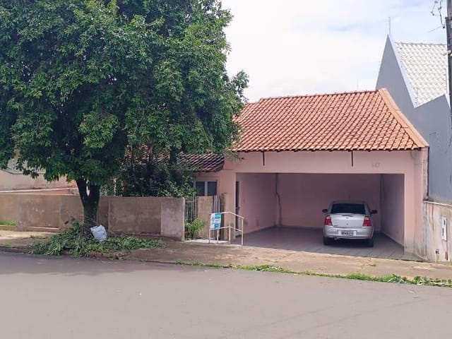 Sobrado com 500m² 12 quartos e 4 banheiros, à venda, no bairro Centro em Cambé