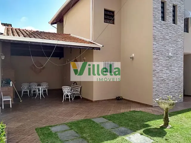 Sobrado com 339m² 4 quartos e 3 banheiros, à venda ou para alugar, no bairro Vila Júlia em Poá