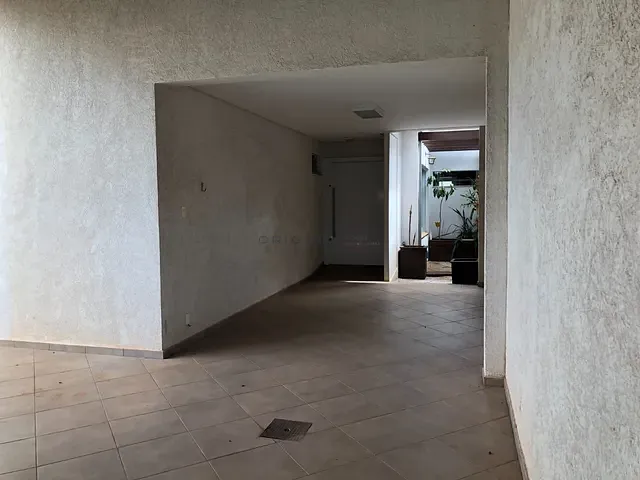 Sobrado com 360m² 4 quartos e 5 banheiros, à venda, no bairro Santa Fé em Campo Grande