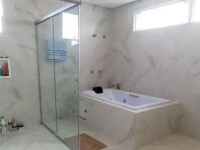 Sobrado com 500m² 3 quartos e 6 banheiros, à venda, no bairro Vila Scarpelli em Santo André