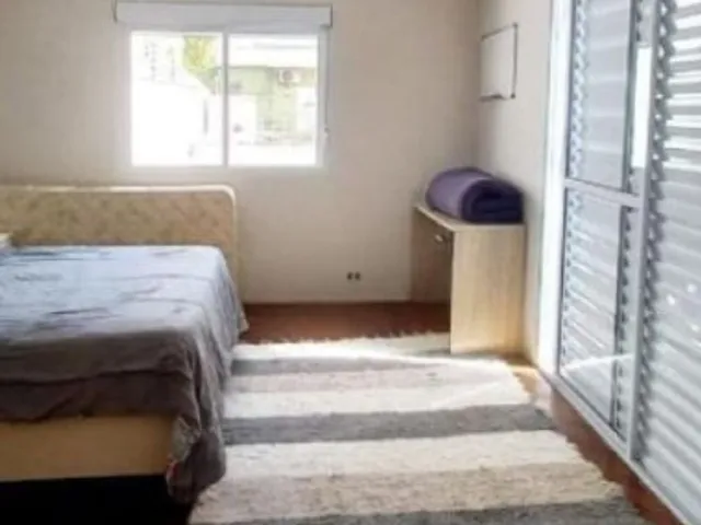 Sobrado com 500m² 3 quartos e 6 banheiros, à venda, no bairro Vila Scarpelli em Santo André