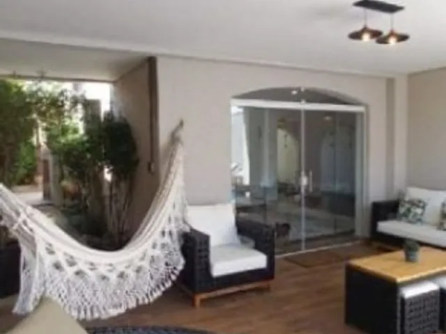 Sobrado com 500m² 3 quartos e 6 banheiros, à venda, no bairro Vila Scarpelli em Santo André