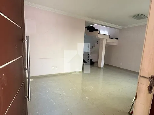 Sobrado 3 quartos e 3 banheiros, à venda, no bairro Jardim Marambaia em Jundiaí