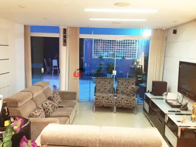 Sobrado com 286m² 4 quartos e 1 banheiro, à venda, no bairro Nova Gerty em São Caetano do Sul