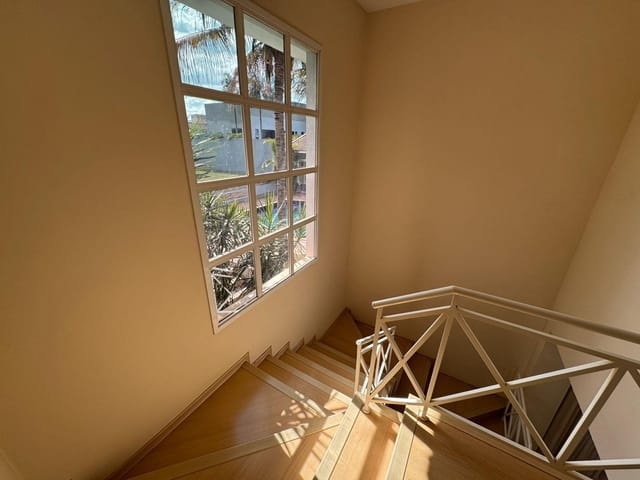 Sobrado 4 quartos e 5 banheiros, para alugar, no bairro Jardim Taroba em Cambé