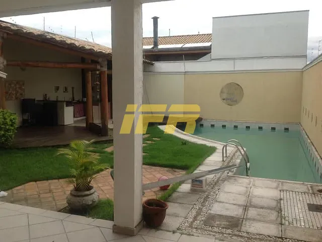 Sobrado com 480m² 3 quartos e 5 banheiros, à venda ou para alugar, no bairro Jardim das Nações em Taubaté