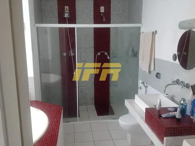 Sobrado com 480m² 3 quartos e 5 banheiros, à venda ou para alugar, no bairro Jardim das Nações em Taubaté
