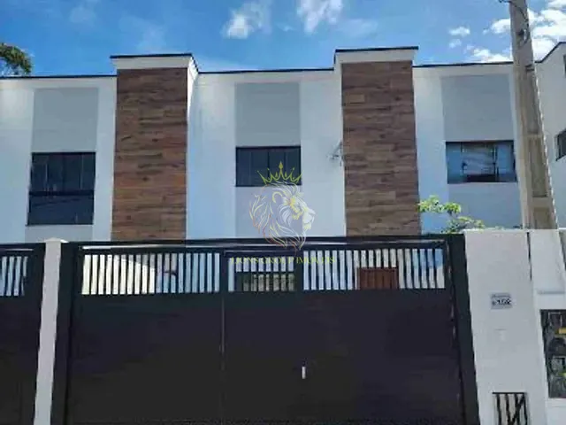 Sobrado 2 quartos e 3 banheiros, à venda, no bairro Rio Pequeno em Camboriú
