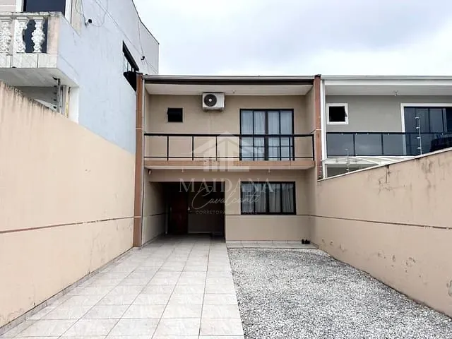 Sobrado com 120m² 3 quartos e 2 banheiros, à venda, no bairro Costeira em São José dos Pinhais