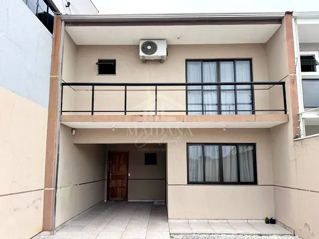 Sobrado com 120m² 3 quartos e 2 banheiros, à venda, no bairro Costeira em São José dos Pinhais