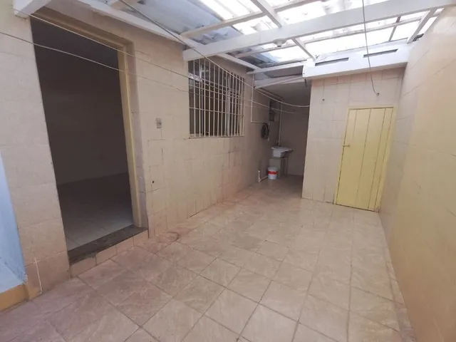 Sobrado com 400m² 4 quartos e 2 banheiros, para alugar, no bairro Vila Invernada em São Paulo